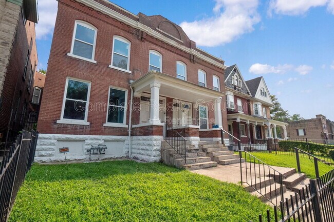 Building Photo - 5130 Kensington Ave