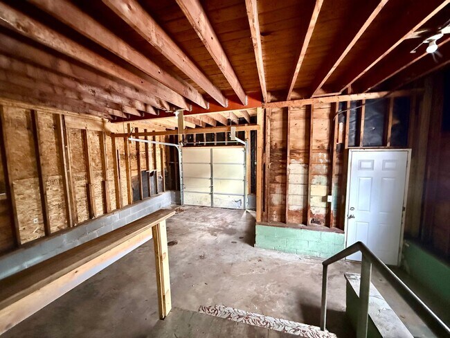 Building Photo - Two Bedroom Home in Muskegon