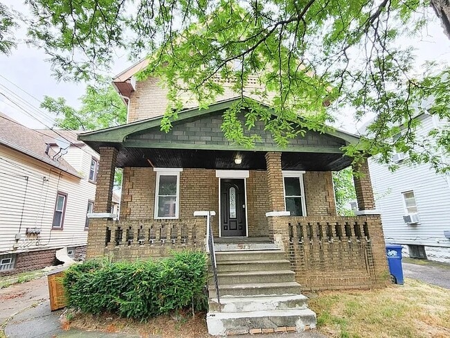 Primary Photo - 2117 Halstead Ave