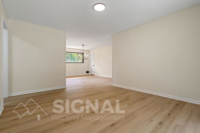 Building Photo - 4324 Warren Rd