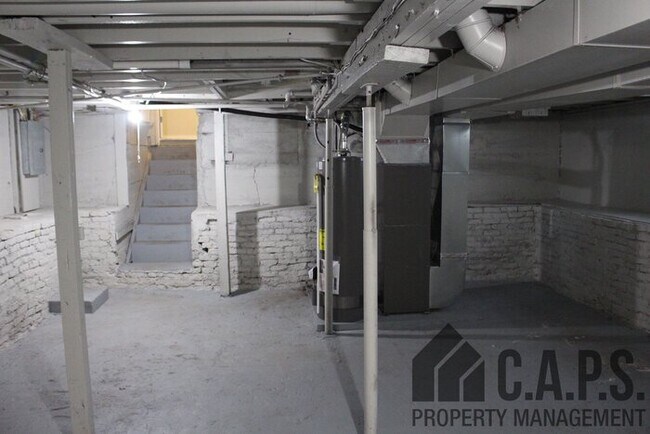 Building Photo - Move in Ready!