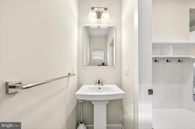 Building Photo - 167 Aspen Ln