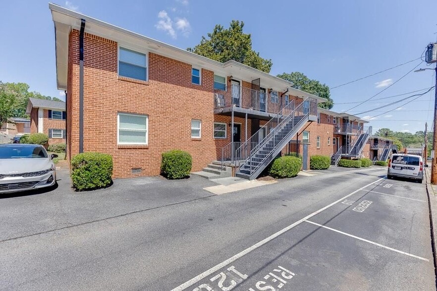 Building Photo - 4282 Roswell Rd NE