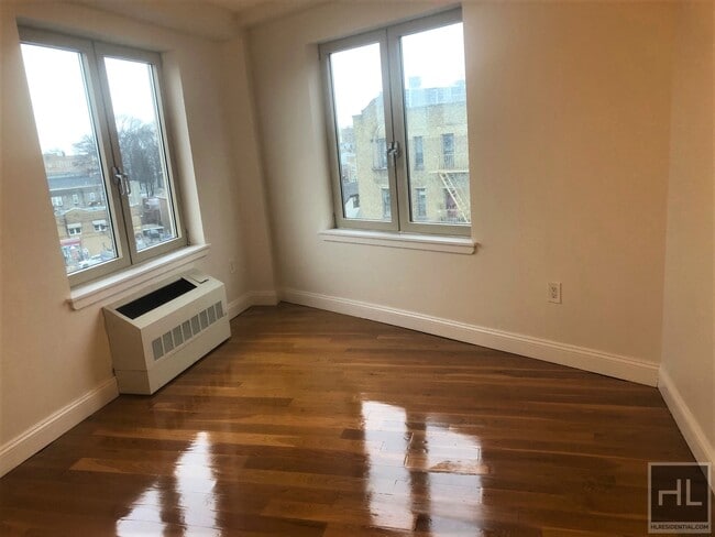 Building Photo - 3030 Middletown Rd