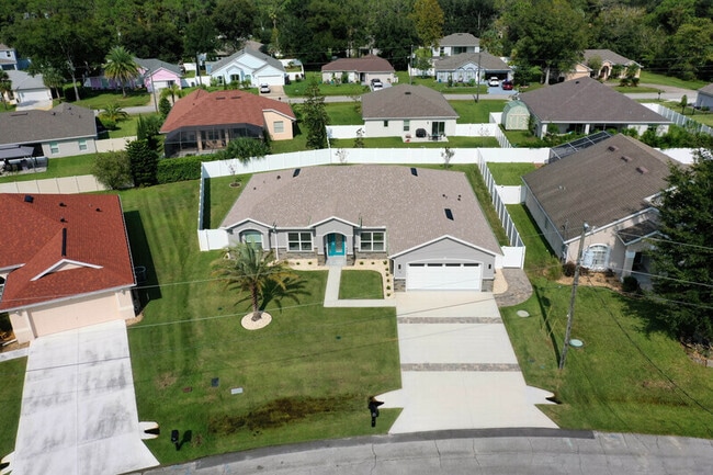 Building Photo - 12 Wheeler Ln