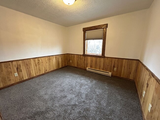 Building Photo - 253 W Main St