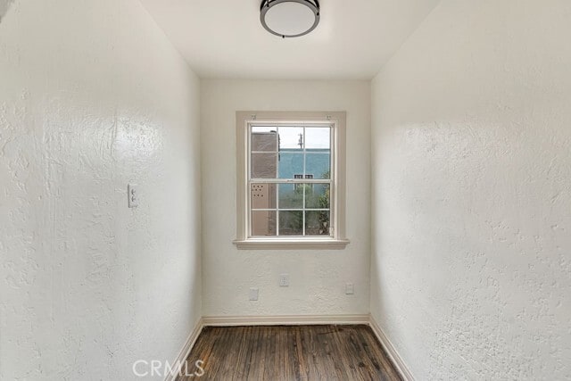 Building Photo - 1515 E Walnut Way