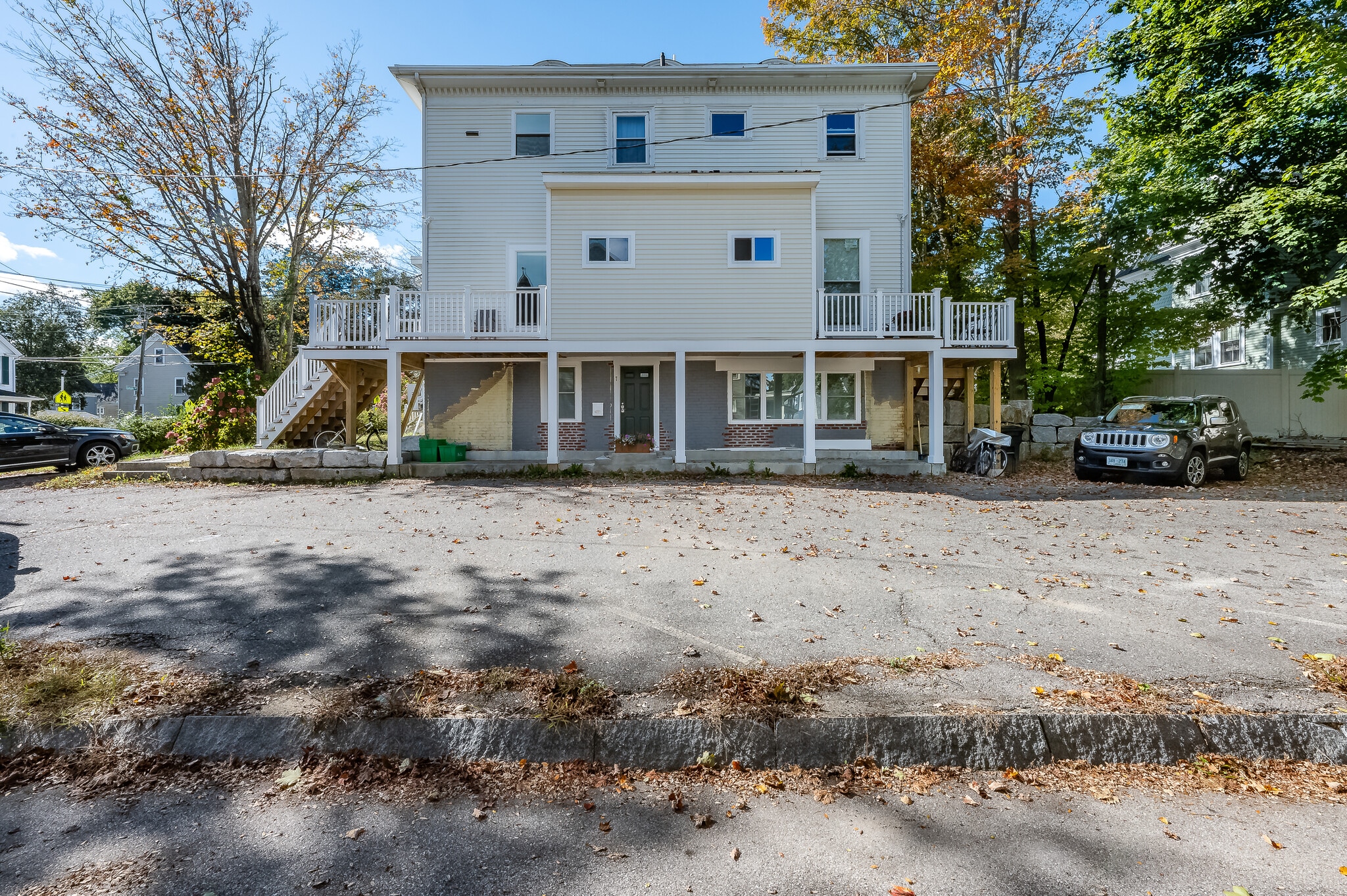 Building Photo - 229 Miller Ave