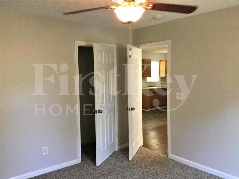 Building Photo - 9161 Thrash St SW