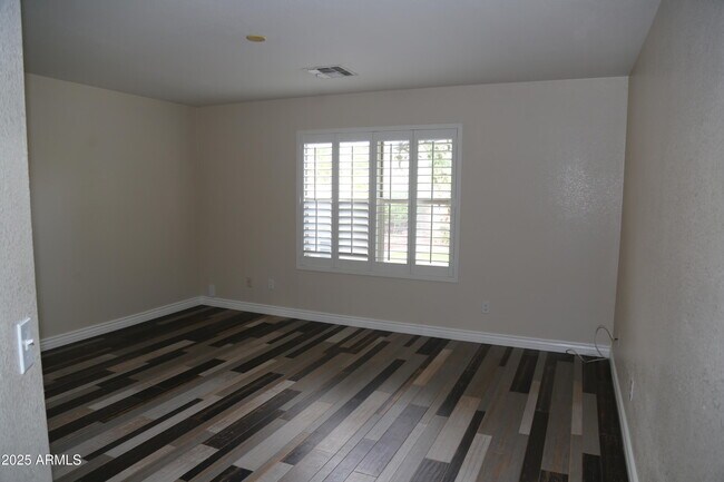 Building Photo - 1108 E Pinto Dr