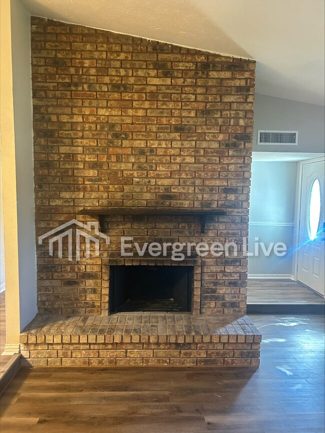 Building Photo - 9546 Sophora Dr