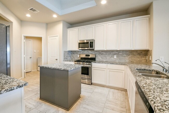 Building Photo - 1515 Anyder Pl