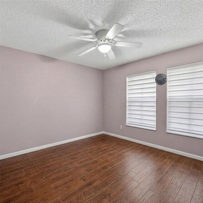 Building Photo - 1005 Cedar Falls Dr