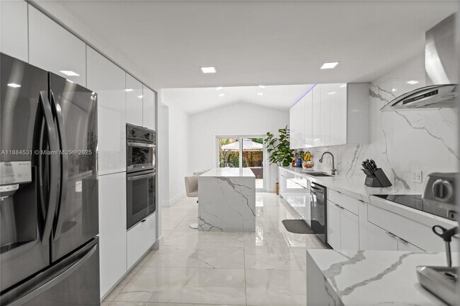 Building Photo - 8740 NW 153rd Terrace