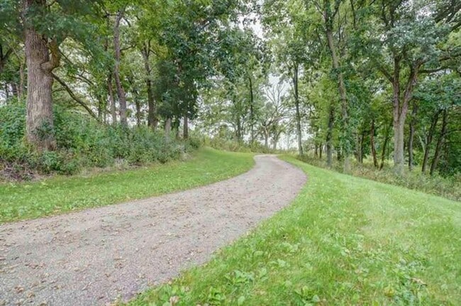Building Photo - 3 bed / 3 bath House in Deforest!