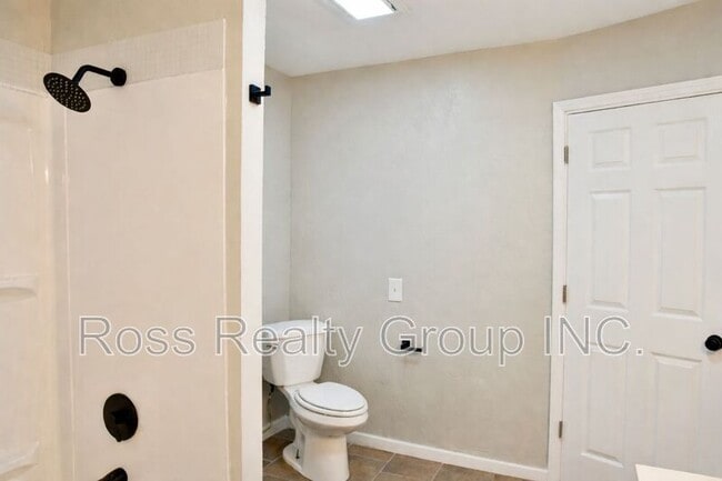 Building Photo - 518 Shasta Dr