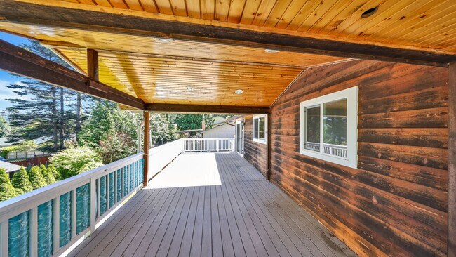Building Photo - 6127 Parkside Dr