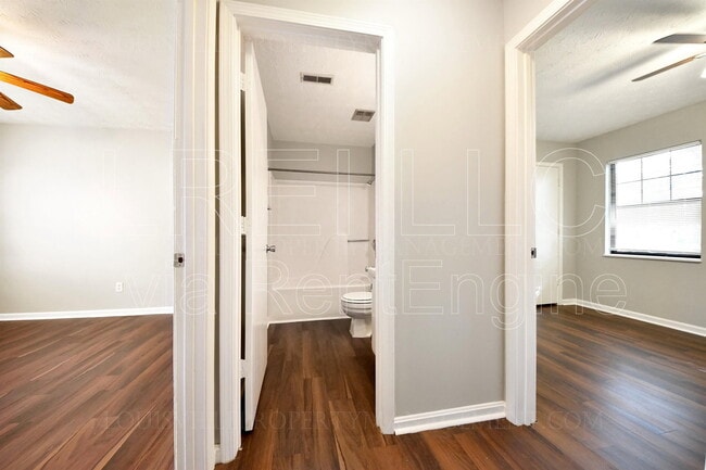 Building Photo - 621 Westport Rd