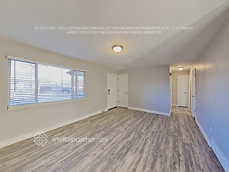 Building Photo - 9137 La Salle Pl