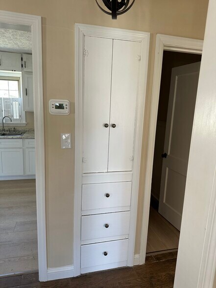 Building Photo - 2827 S 10th St