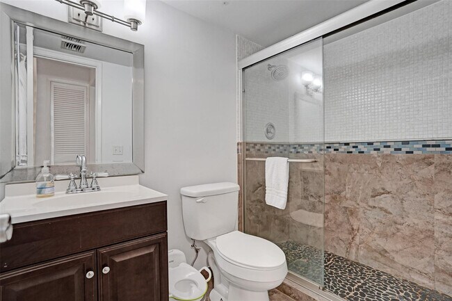 Building Photo - 2350 NE 14th Street Causeway