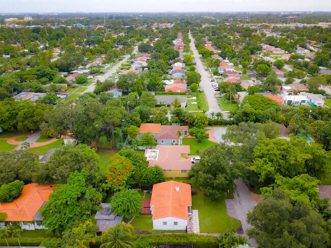Building Photo - 160 NW 101st St