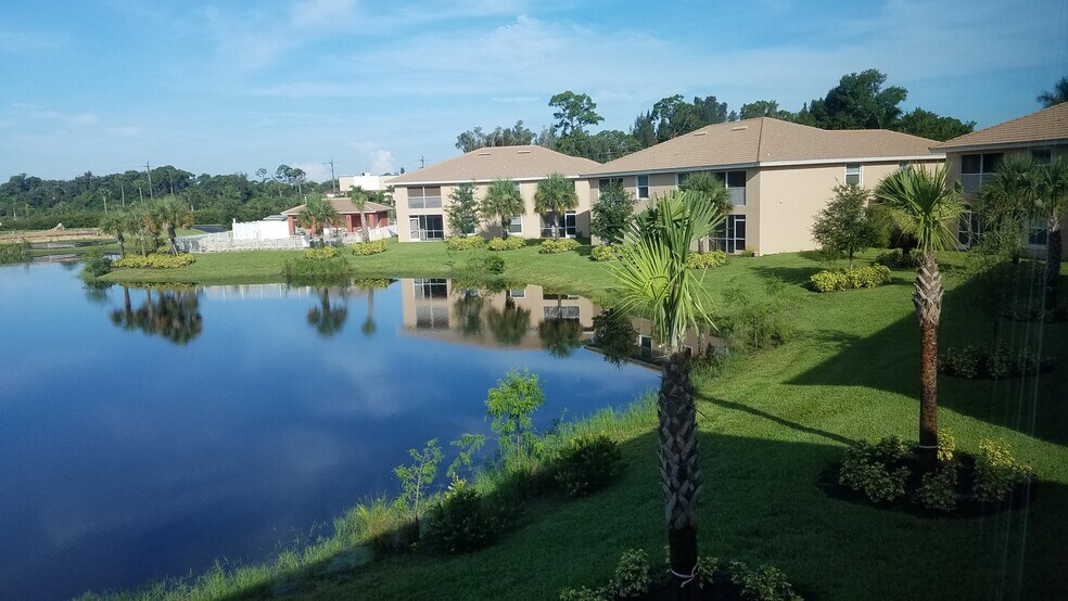 Palmesta Lake - 27500 Palmesta Circle