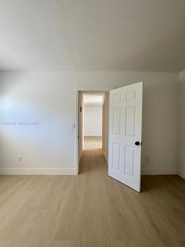 Building Photo - 7535 NE 2nd Ct