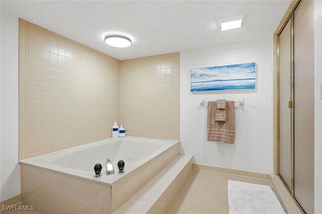 Building Photo - 5601 Turtle Bay Dr