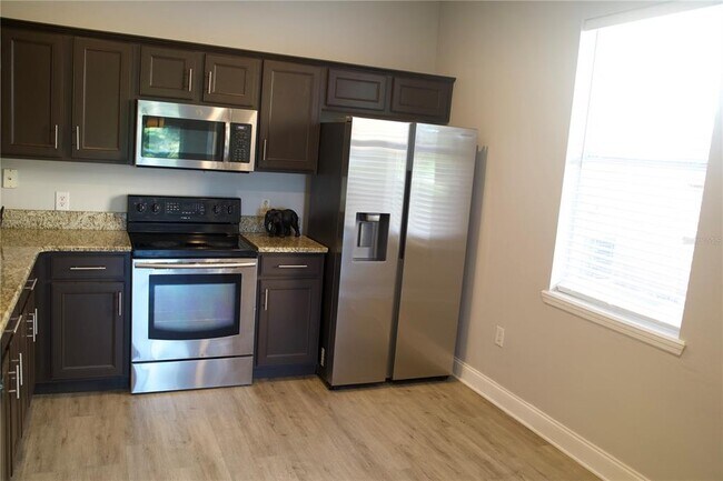 Building Photo - 3927 Pemberly Pines Cir