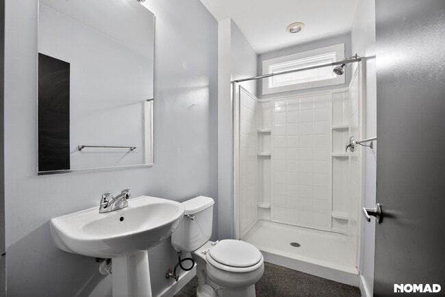 Building Photo - 1273 MacKintosh pknw