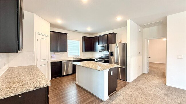 Building Photo - 156 Zion Dr