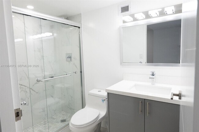 Building Photo - 17021 N Bay Rd