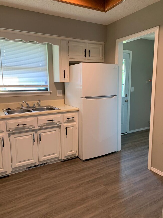 Building Photo - 3028-3030 W 15th St