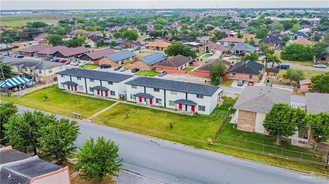 Building Photo - 720 E Sugarcane Dr