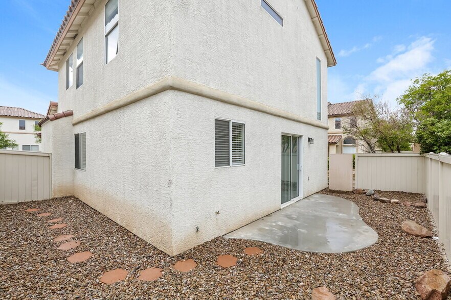 Building Photo - 7216 Plushstone St
