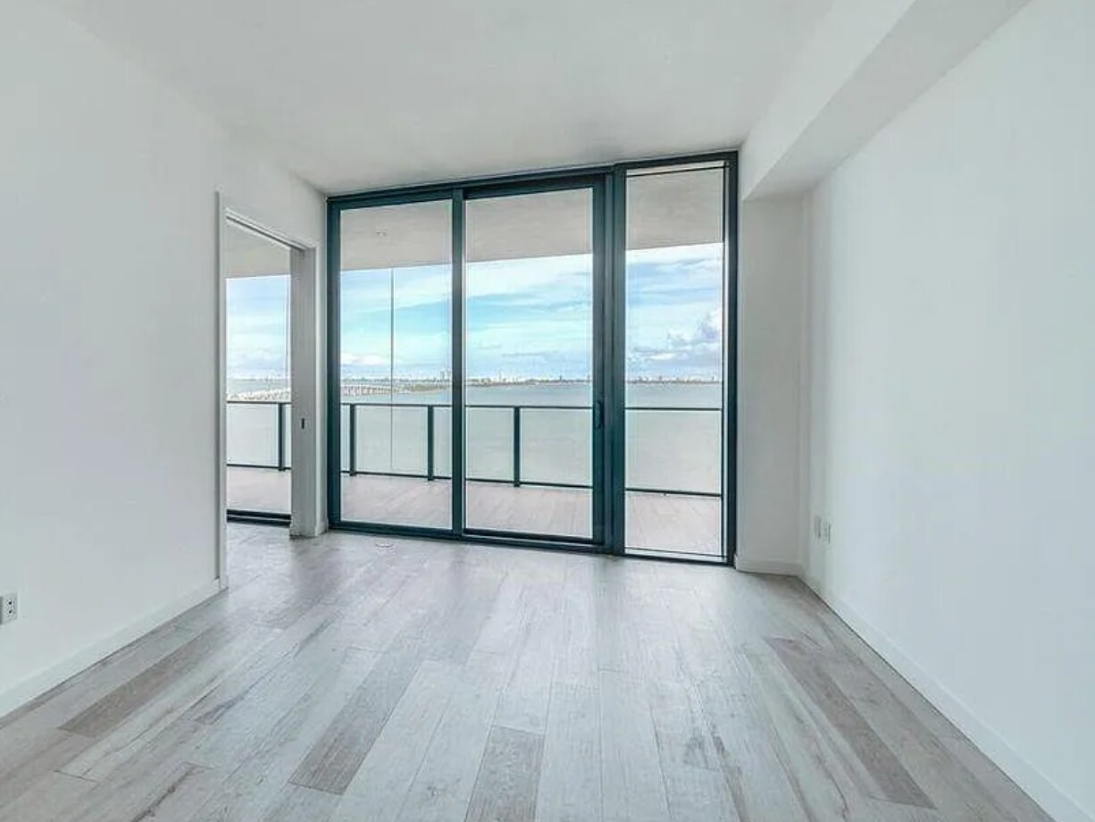 Building Photo - 480 NE 31st