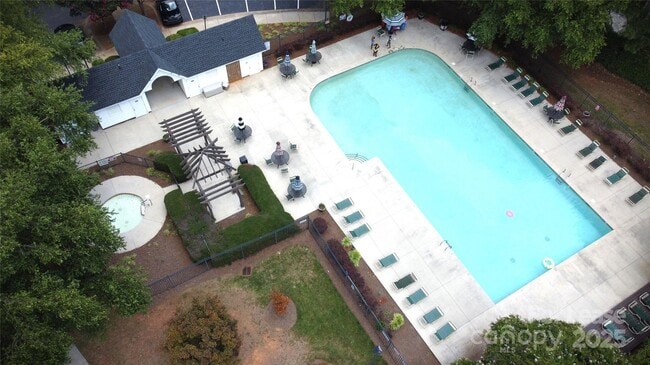 Building Photo - 1777 Forest Side Ln