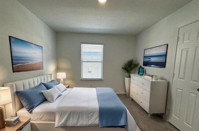 Building Photo - 253 Redonda Dr