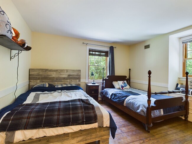 Building Photo - 5301 Bemiss Ct