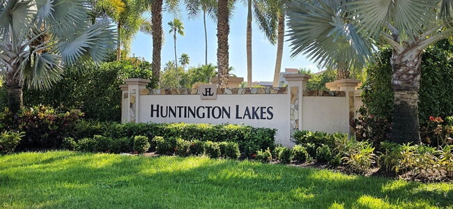 Building Photo - 6866 Huntington Ln