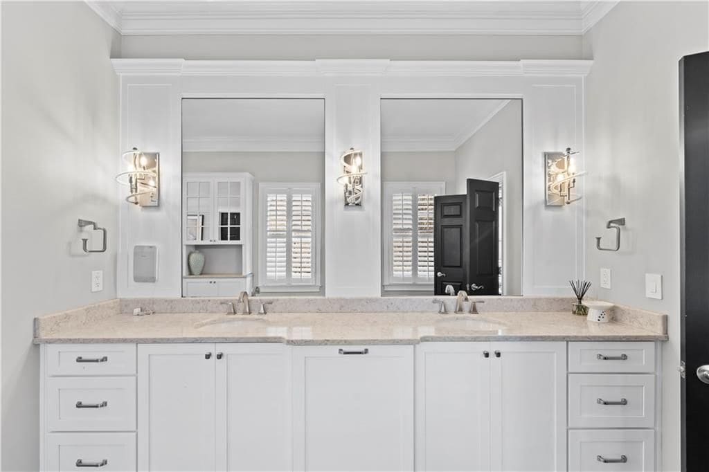 Building Photo - 102 N Cove Dr