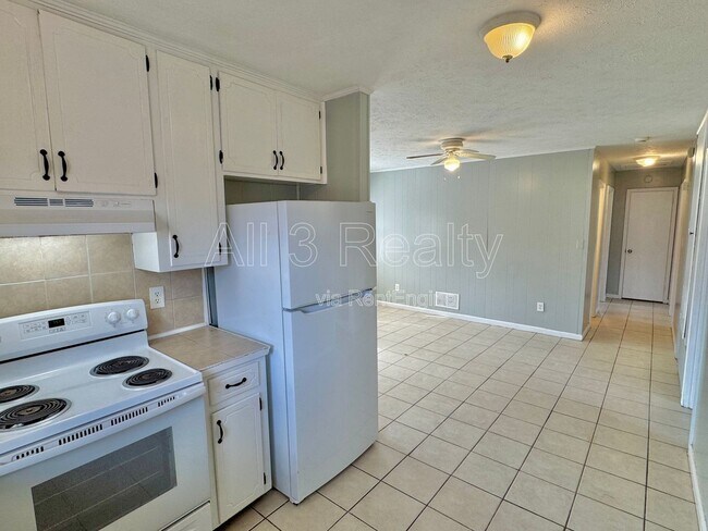 Building Photo - 3022 Montwood Dr