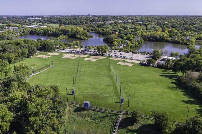 Building Photo - 5538 E Lake Dr