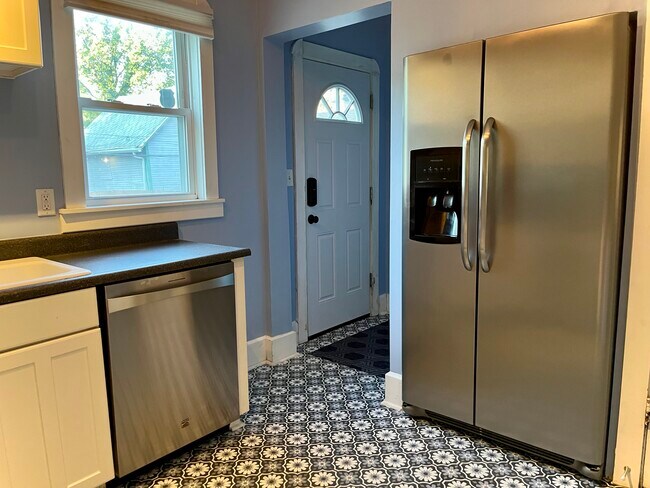 Kitchen View 2 - 952 Tecumseh St