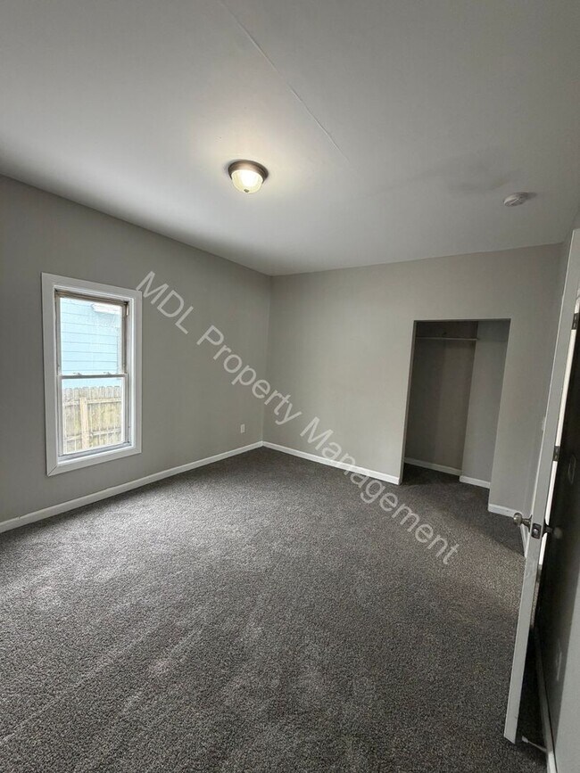 Building Photo - 3 Bedroom House for Rent!