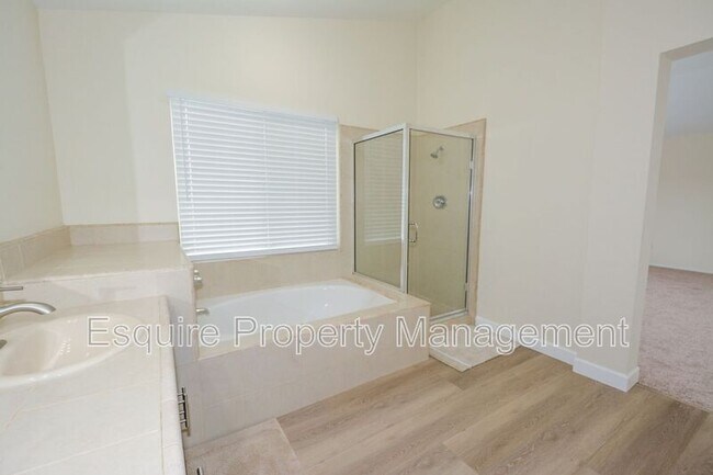 Building Photo - 1906 Kensington Ln