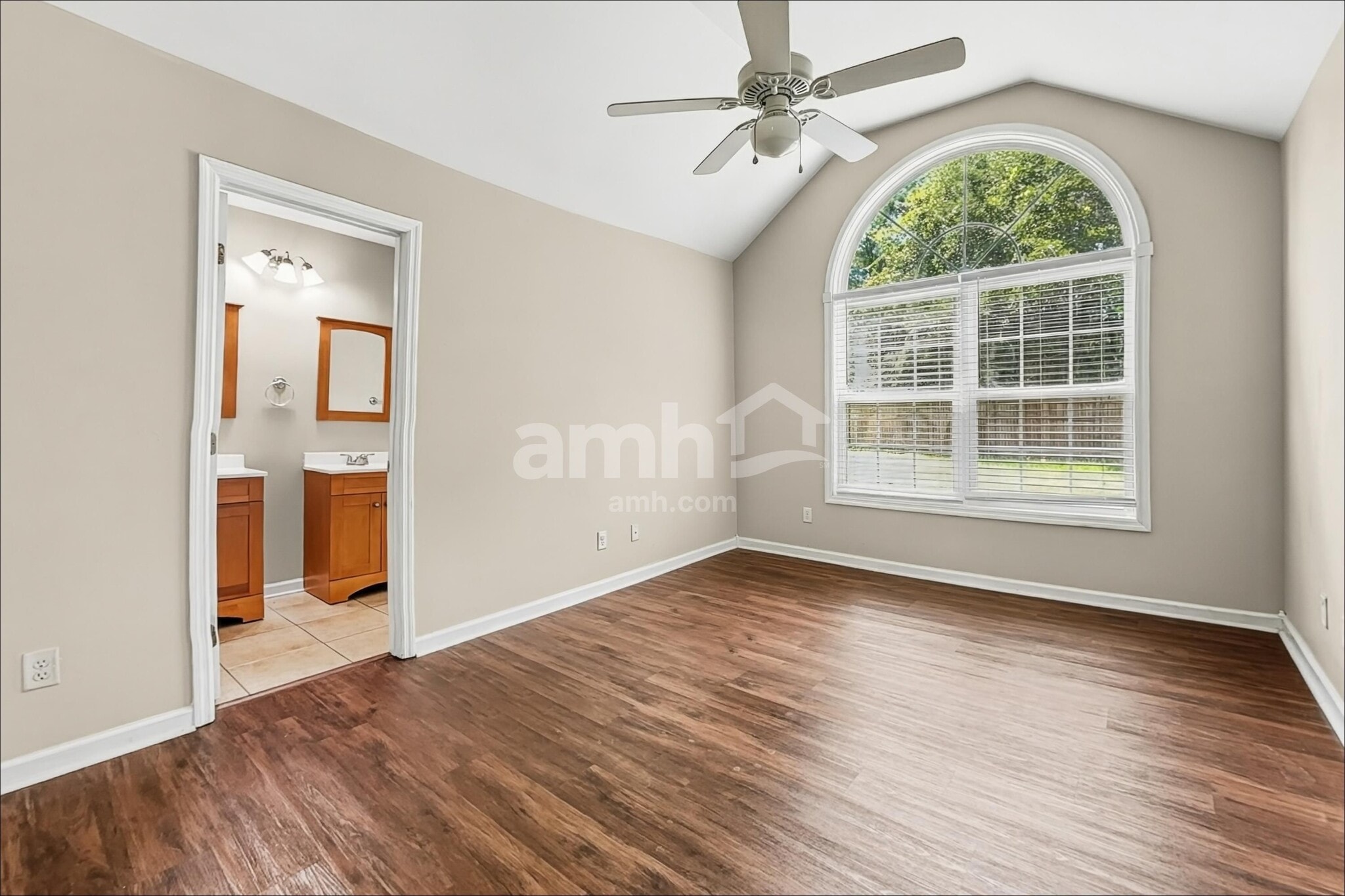 Building Photo - 61 Wintergreen Dr
