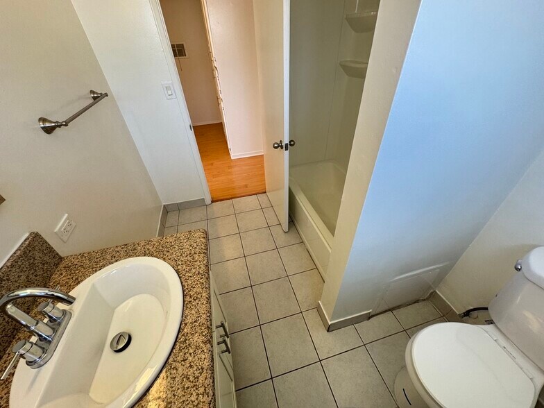 Building Photo - 1152 Ruberta Ave