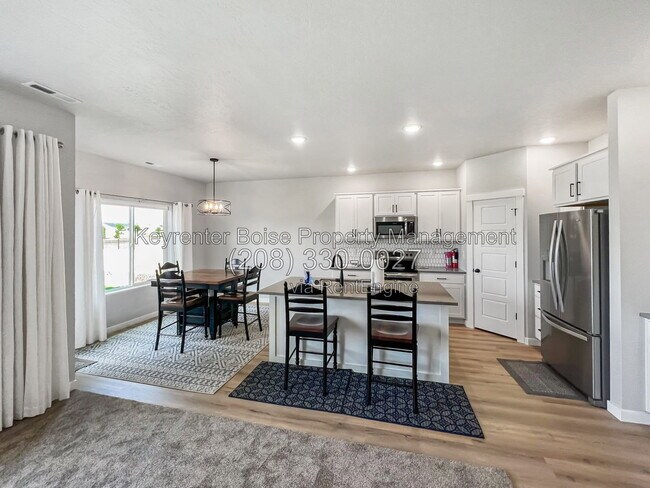 Building Photo - 5904 W Aegean Dr